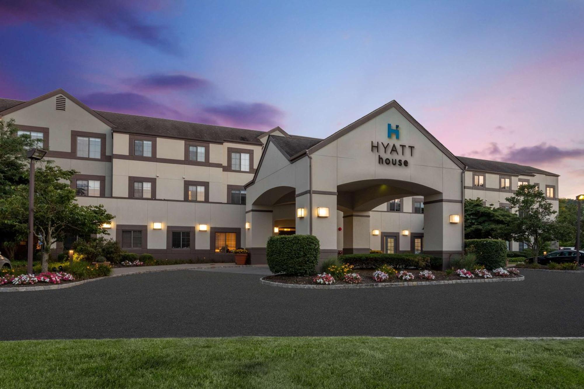Hyatt House Hotel 3*